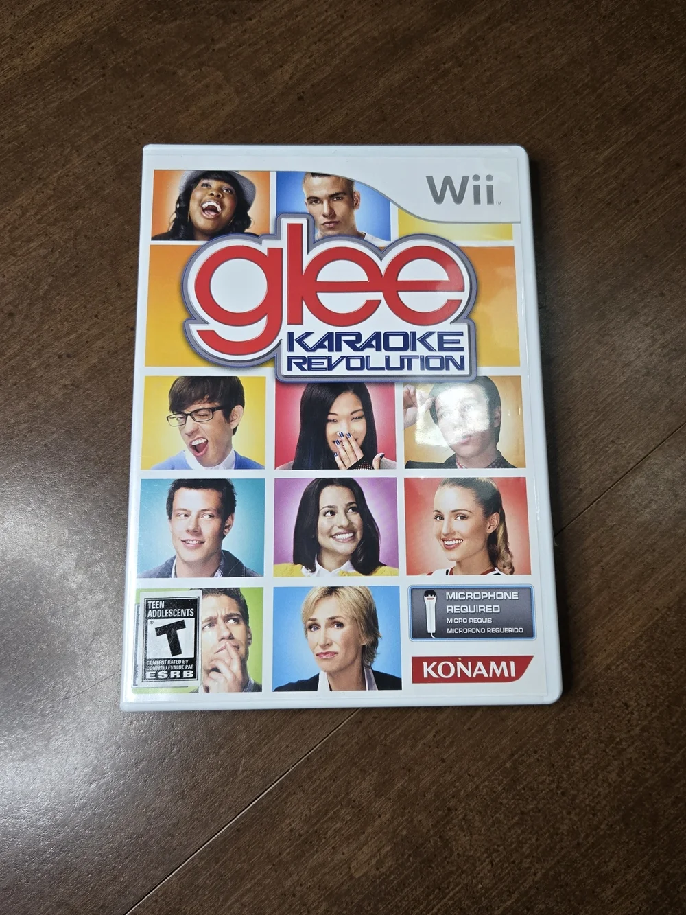 Glee Karaoke Revolution Wii Video Game Singing Song Interactive Family Night Y2K